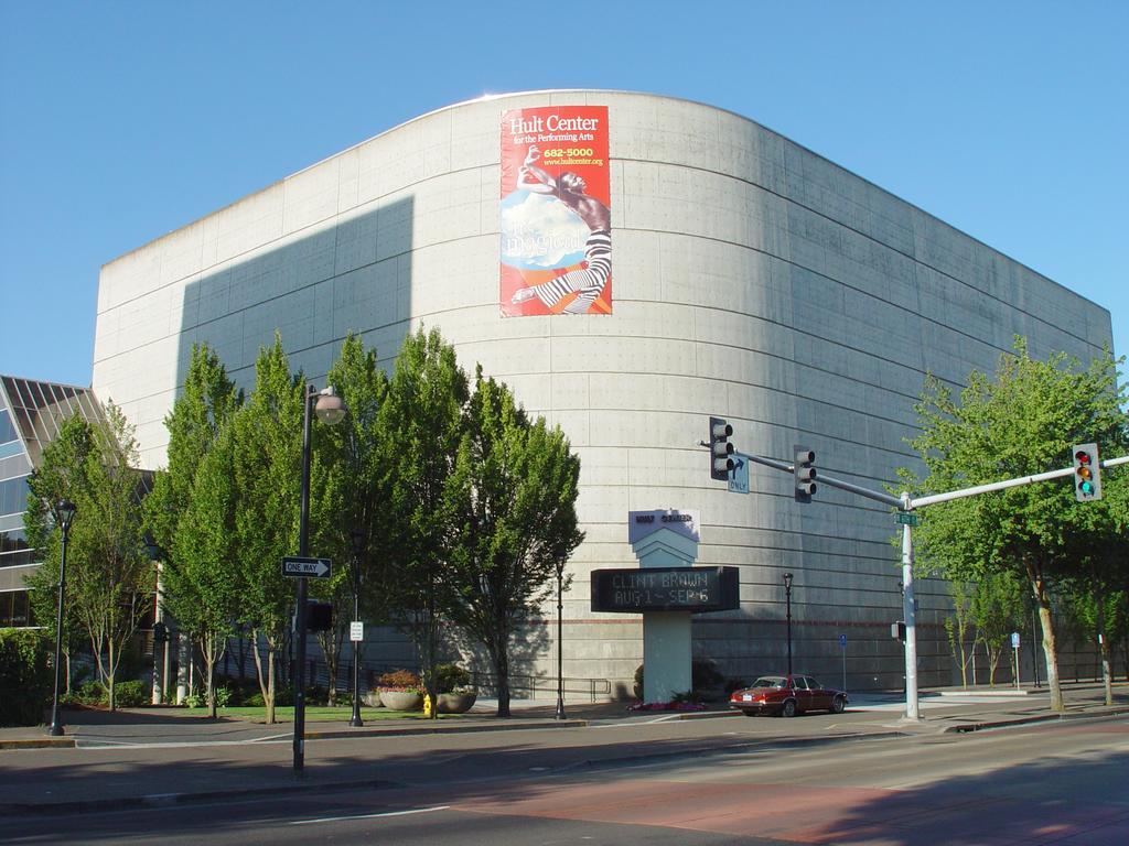 Travelodge By Wyndham Eugene Downtown/University Of Oregon エクステリア 写真